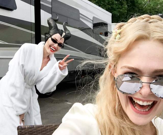 《黑魔女:沉睡魔咒2》開拍 魔女與公主分享超可愛片場照 《黑魔女:沉睡魔咒2》開拍 魔女與公主分享超可愛片場照