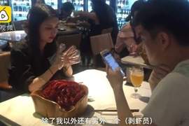 上海餐廳提供《剝蝦服務》需要花多少錢才能請人幫你剝蝦呢? 上海餐廳提供《剝蝦服務》需要花多少錢才能請人幫你剝蝦呢?