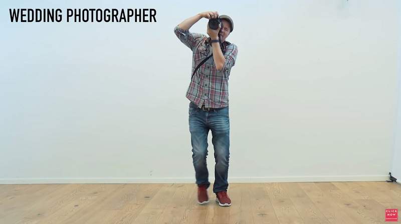 從拍照動作看出《攝影師類型》婚禮攝影師超傳神的啦w
