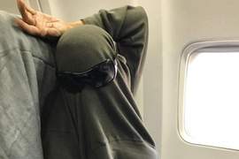 《飛機上的惱人行為》奇人共賞這些乘客hen猛的好嗎 《飛機上的惱人行為》奇人共賞這些乘客hen猛的好嗎