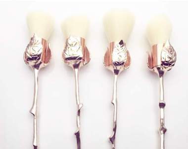 Storybook Cosmetics熱賣商品《玫瑰刷具》再出新色 玫瑰金顏色超級美♥ Storybook Cosmetics熱賣商品《玫瑰刷具》再出新色 玫瑰金顏色超級美♥