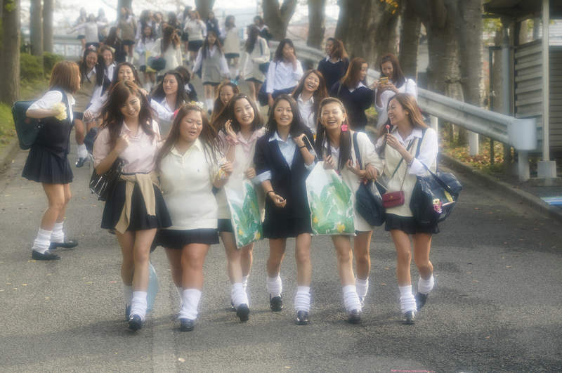 《日本女高中生裙長與景氣間的關係》JK制服裙子越短代表景氣越好? 《日本女高中生裙長與景氣間的關係》JK制服裙子越短代表景氣越好?