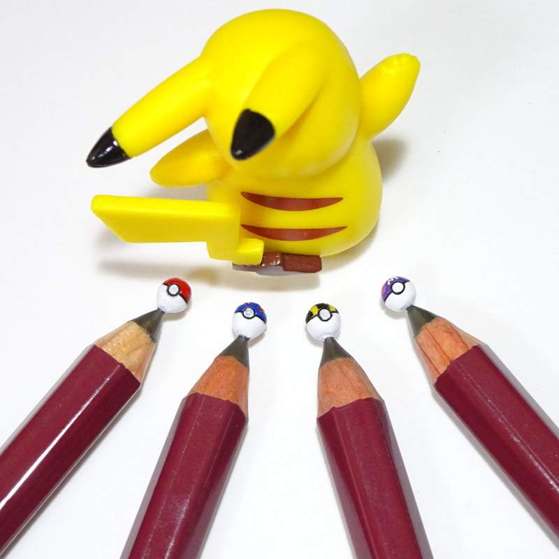 超精細鉛筆雕刻《寶可夢精靈球》達人眼睛都不會花的嗎XD 超精細鉛筆雕刻《寶可夢精靈球》達人眼睛都不會花的嗎XD