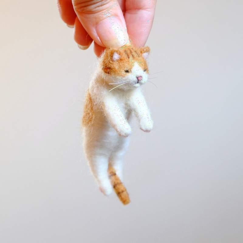 《被捏起來的貓咪》話題羊毛氈動物系列變成扭蛋登場