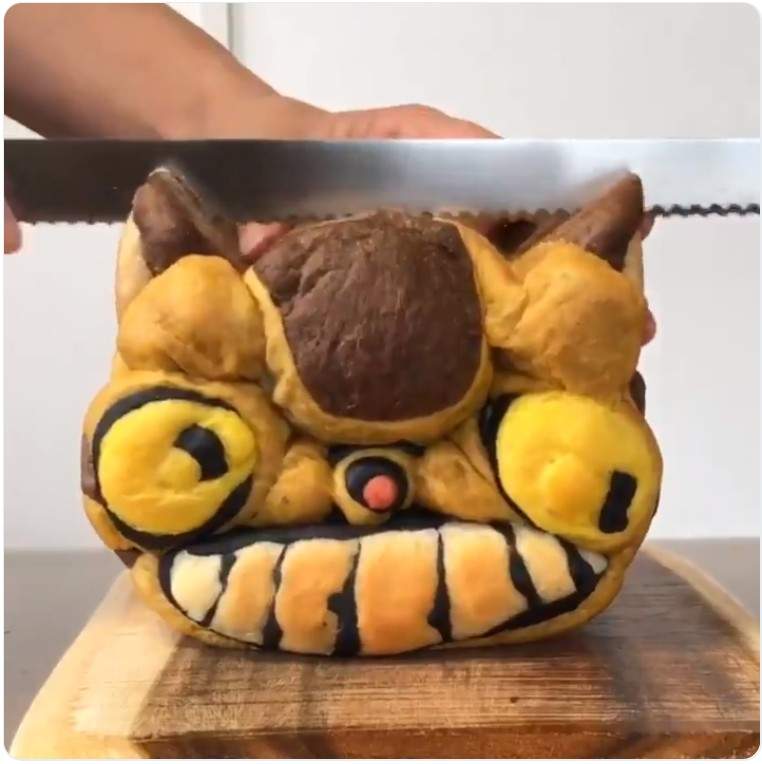 原形根本妖怪的《貓巴士吐司》切下後的斷面完程度超乎預期地高