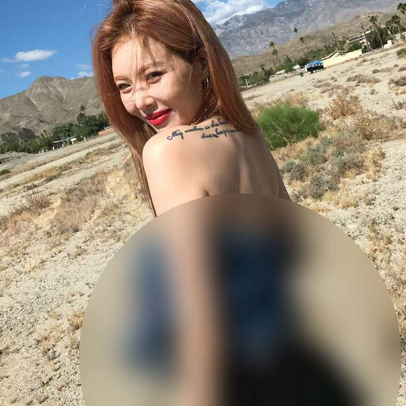 小野馬《泫雅》詮釋牛仔夾克新穿法　今夏最hot穿著出爐啦～