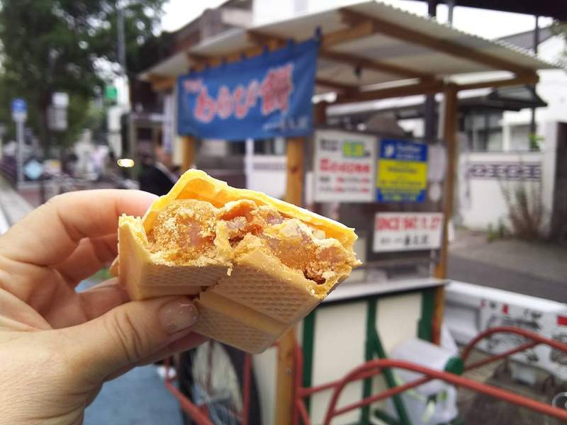 福岡攤車美食《最中蕨餅》最中脆餅取代容器,單手拿著吃超方便♪ 福岡攤車美食《最中蕨餅》最中脆餅取代容器,單手拿著吃超方便♪