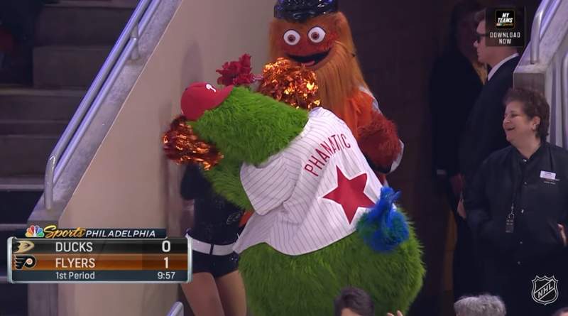 好ㄎㄧㄤ《跟吉祥物外遇被抓現行》來啊來互相傷害啊