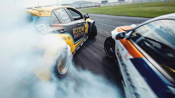 【有片】頭文字D式運鏡《極限空拍機攝影》Johnny FPV就是有辦法把畫面拍得血脈噴張