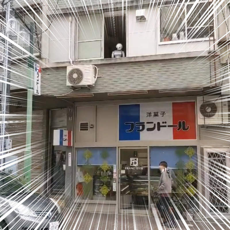 路邊驚見《站在窗邊的Pepper》彷彿隨時可能攻擊路人的恐怖氛圍... 路邊驚見《站在窗邊的Pepper》彷彿隨時可能攻擊路人的恐怖氛圍...