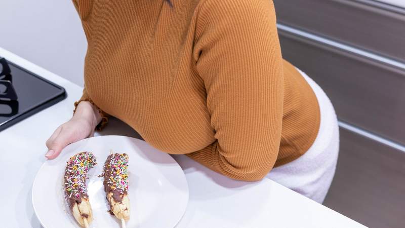 【有片】乳tuber《教你做菜的爆胸料理頻道》看這類型的影片往往都很難專心看XD