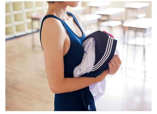 青山裕企《死庫水寫真集》氣溫回暖的當下又想起了它的清涼