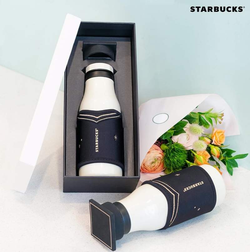 韓國星巴克推出畢業季限定《學士帽保溫瓶》有學士帽外還有學士服呢~ 韓國星巴克推出畢業季限定《學士帽保溫瓶》有學士帽外還有學士服呢~