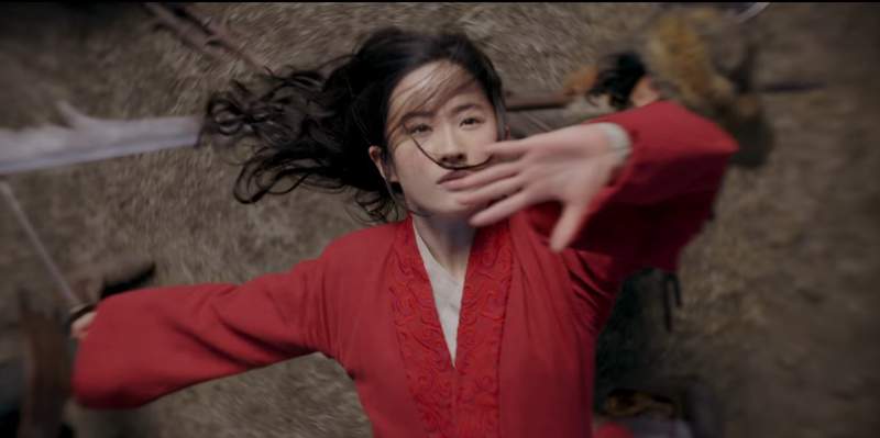 真人版 《花木蘭》預告公開 沒有配樂也沒有木鬚的花木蘭.....