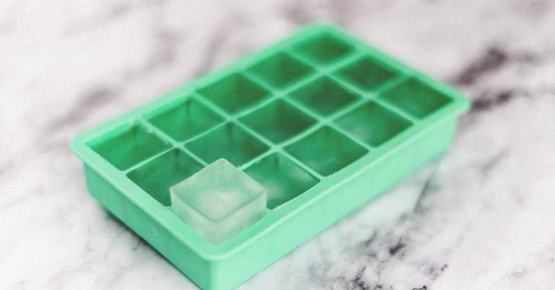 除了做冰塊外還有其他用法《製冰盒》的多種用途 可以當盆栽你知嗎? 除了做冰塊外還有其他用法《製冰盒》的多種用途 可以當盆栽你知嗎?