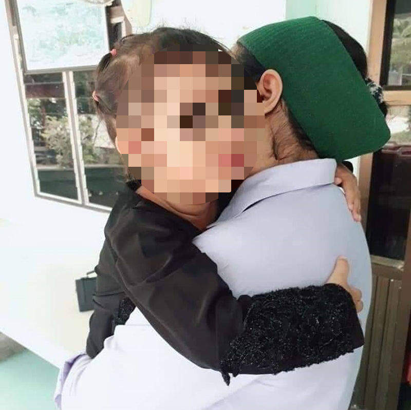 網友大讚hen可以《女兒愛玩手機》爸爸屢勸不聽　只好用「這招」讓女兒記取教訓