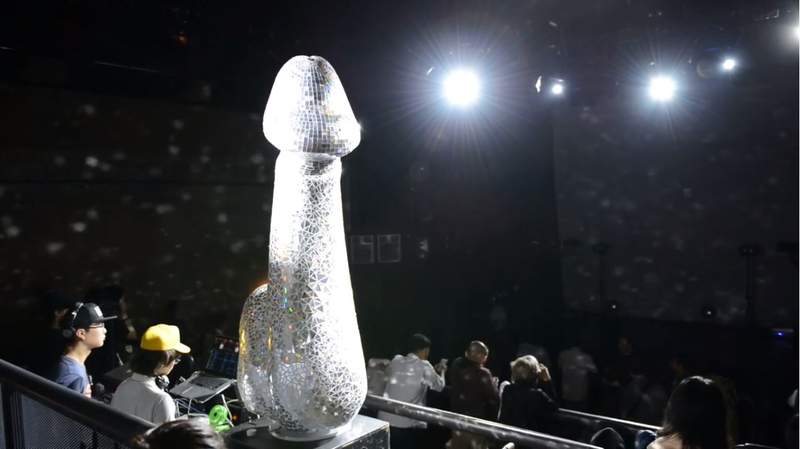 《男根鏡球》為了男偶像大量購入的CD片造就如此耀眼的一根...ww 《男根鏡球》為了男偶像大量購入的CD片造就如此耀眼的一根...ww