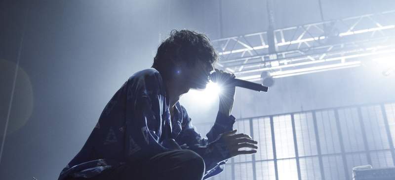 《米津玄師姊弟戀》女友是大他10歲的女社長,粉絲們的反應是... 《米津玄師姊弟戀》女友是大他10歲的女社長,粉絲們的反應是...