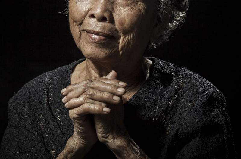 恐怖《養老院看護打爆院友眼球》這到底是打多用力啊....