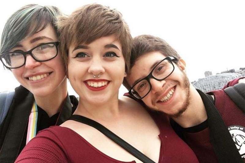 結局超展開《新娘在婚禮上親伴娘》從此開始美好的三人行生活♥