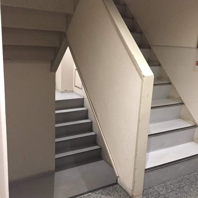 真實存在的錯視藝術《到不了二樓的樓梯》上樓的樓梯到底哪個才是正解？