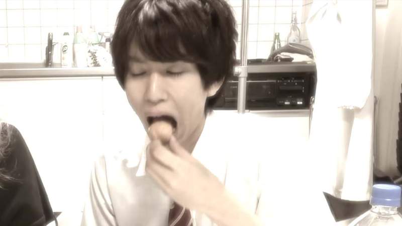 《整人騙吃妮維雅霜》官方笑不出來勸告別亂玩 誤吃趕緊喝牛奶看醫生…… 《整人騙吃妮維雅霜》官方笑不出來勸告別亂玩 誤吃趕緊喝牛奶看醫生……