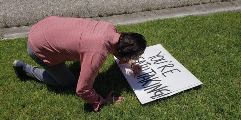 基努李維傳說+1《蹲在草地上替粉絲簽名》網上傳說果然都是稀釋過的... 基努李維傳說+1《蹲在草地上替粉絲簽名》網上傳說果然都是稀釋過的...