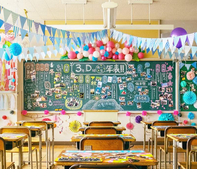 有洋蔥《畢業紀念黑板》用照片跟粉筆把學校生活的最後一幕給記錄下來