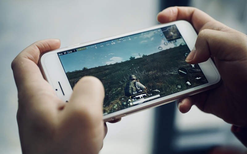 小學生哭惹QQ騰訊《兒童鎖》測試啟動,13歲以下小朋友想玩手遊必須經過家長同意「開鎖」 小學生哭惹QQ騰訊《兒童鎖》測試啟動,13歲以下小朋友想玩手遊必須經過家長同意「開鎖」