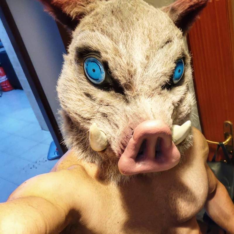 鬼滅之刃cos豬突猛進《嘴平伊之助》戴著豬皮頭套的模樣還原度100% 鬼滅之刃cos豬突猛進《嘴平伊之助》戴著豬皮頭套的模樣還原度100%