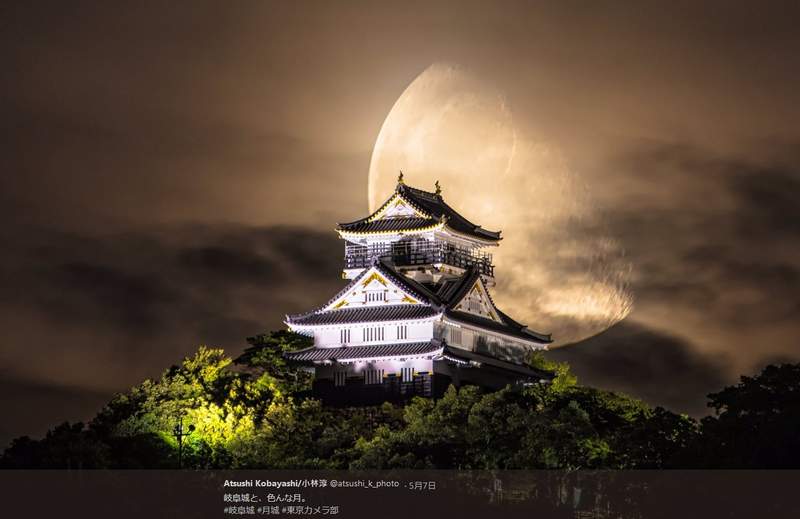 有看可能沒有懂《把月亮拍大的方法》其實不是月亮大而是我把城給拍小了