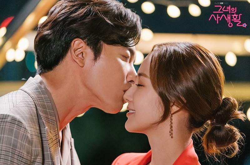 原來獅子愛的髮型這樣綁《她的私生活》朴敏英包頭教學 比想像中還簡單快學起來 原來獅子愛的髮型這樣綁《她的私生活》朴敏英包頭教學 比想像中還簡單快學起來