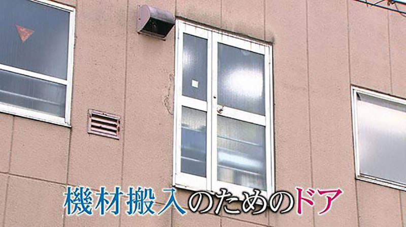 《懸空的神祕門》明明一腳踩空就會害死人 為什麼一堆大樓還有這種門…… 《懸空的神祕門》明明一腳踩空就會害死人 為什麼一堆大樓還有這種門……