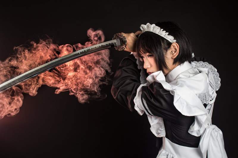 充滿危險的可愛《女僕拔刀術表演》推主精通各種兵器的武術、劍術表演 充滿危險的可愛《女僕拔刀術表演》推主精通各種兵器的武術、劍術表演