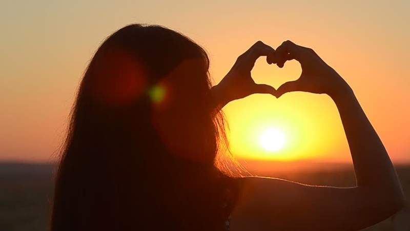 男同事找不到《打開女孩心房的密碼》女同事神回應說不是靠密碼是靠......