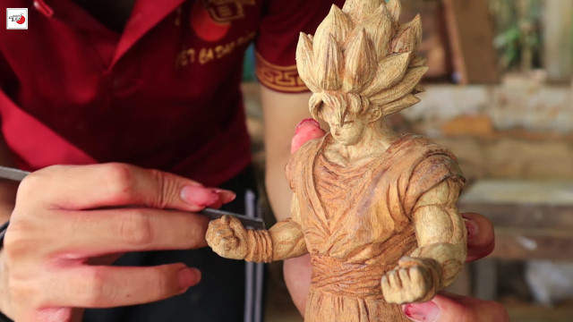 越南雕刻達人手做《七龍珠悟空木雕》從零到有師傅就在你眼前雕一尊出來~超強 越南雕刻達人手做《七龍珠悟空木雕》從零到有師傅就在你眼前雕一尊出來~超強