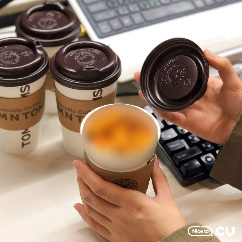 偽裝系美食《咖啡杯炒年糕》除了有趣味包裝外還有一個可愛名字唷～