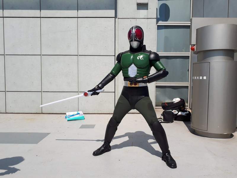 高手齊聚《C96 cosplay》不得不說最狂最讓人佩服的就是全副武裝的玩家