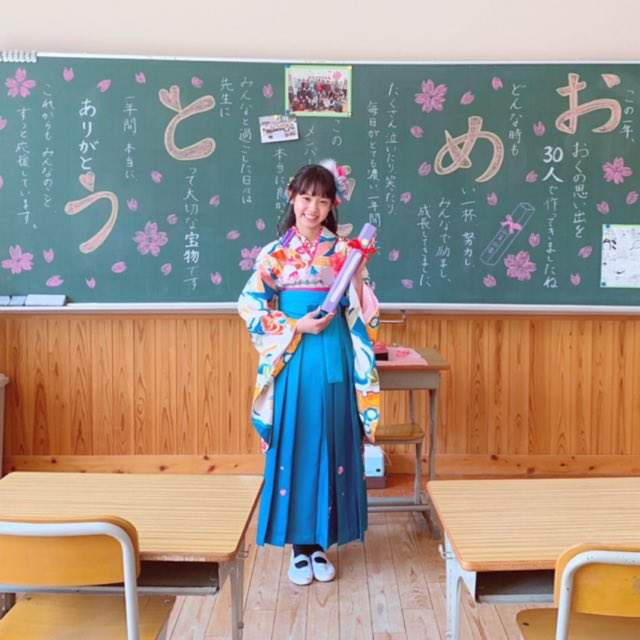 《日本小學女生新流行》穿「袴 」參加畢業典禮，增加父母經濟負擔引發爭議？