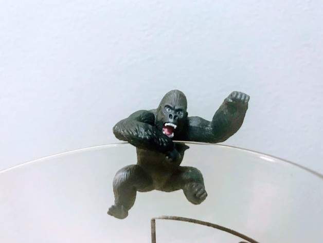 奇譚俱樂部《杯緣大猩猩》各種搞笑姿勢就是要轉來掛滿整個杯子