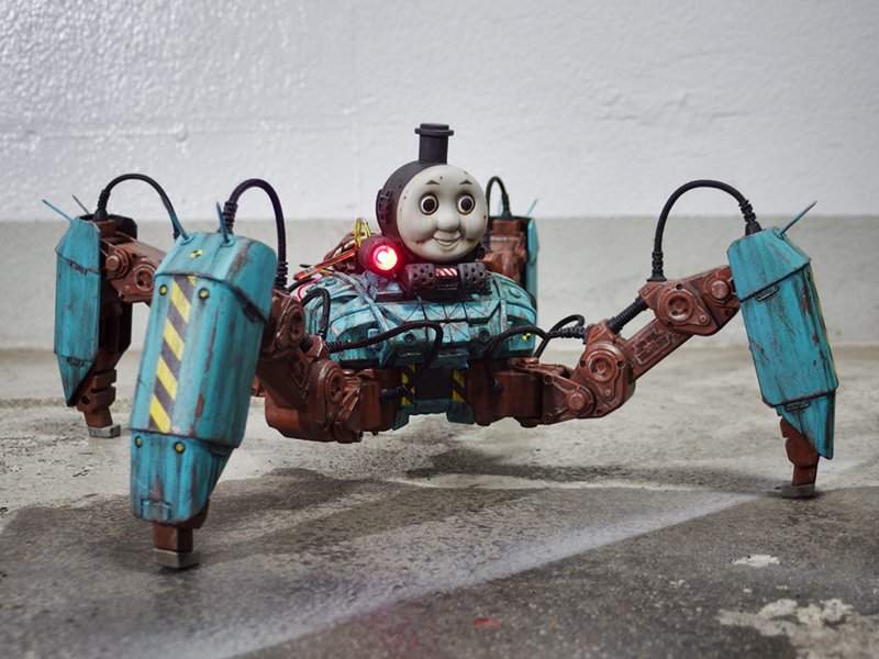 殺戮機器《湯瑪士小火車魔改造》靈活的動作外加眼睛還會動是想要嚇死誰 殺戮機器《湯瑪士小火車魔改造》靈活的動作外加眼睛還會動是想要嚇死誰