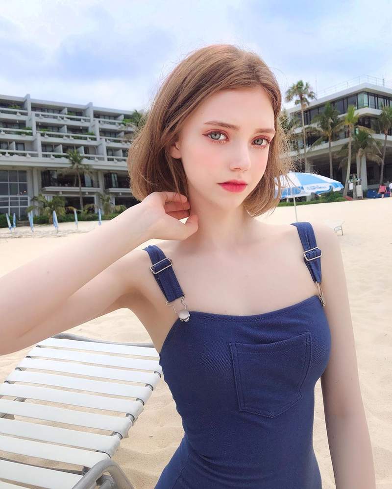 超完美《德國正妹Chloe》毫無現實性可言的精緻長相原來真實存在... 超完美《德國正妹Chloe》毫無現實性可言的精緻長相原來真實存在...