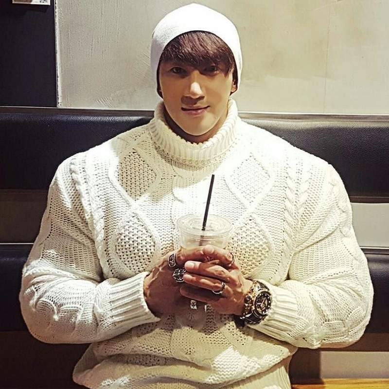 非P圖《韓國最強肌肉男》日本網友吐槽：每張照片都像失敗的合成照ww