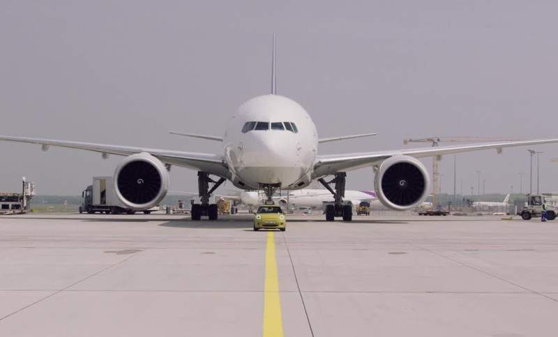 登場前先玩拖機梗 《Mini Cooper SE》電動車確定今年11月投產 登場前先玩拖機梗 《Mini Cooper SE》電動車確定今年11月投產