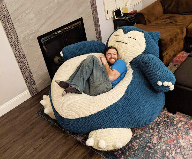 是男人都會融化的《填充卡比獸巨型抱枕》可能是世界上獨一無二的網友愛心