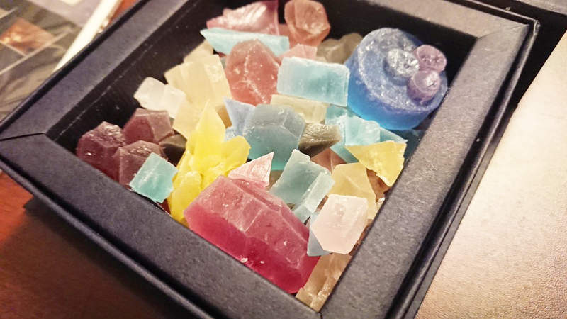 地方的媽媽肯定愛《礦石糖果》會壞掉所以要放冰箱而不是保險箱喔XD 地方的媽媽肯定愛《礦石糖果》會壞掉所以要放冰箱而不是保險箱喔XD