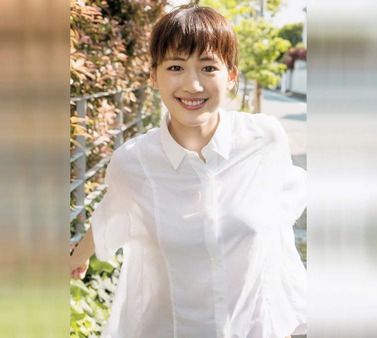 網友票選《最強療癒系日本女星》好康放送綾瀨遙吃貨寫真花絮「遙的異世界」精華  網友票選《最強療癒系日本女星》好康放送綾瀨遙吃貨寫真花絮「遙的異世界」精華