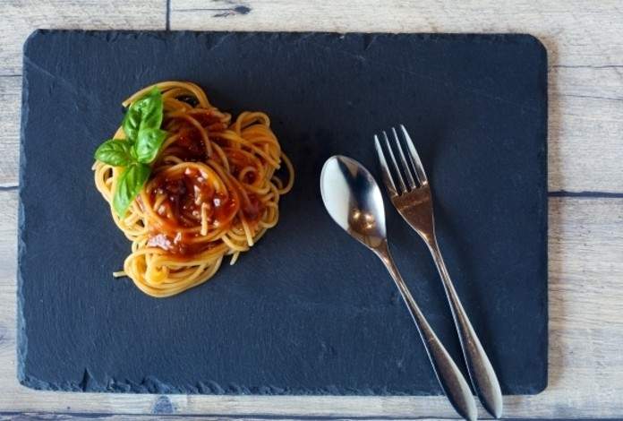 好用百元商品《用岩盤擺盤簡單食材也可以變得很高級》泡麵都可以升級成精緻美食沒在騙XD