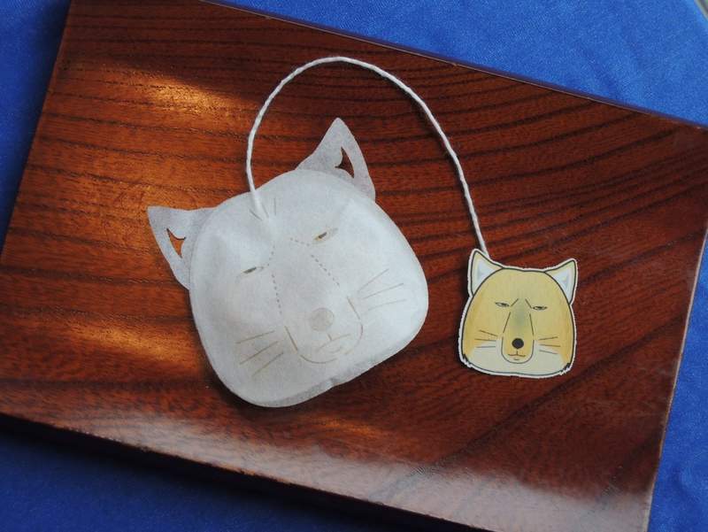 《厭世狐狸茶包》感覺就是很適合上班上課拿來使用的東西XD