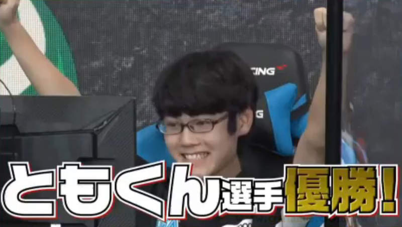 《魔法氣泡選手Tomokun》被嘲笑長得像起牛的高中生 吃起牛惡搞自嘲展現成熟的一面